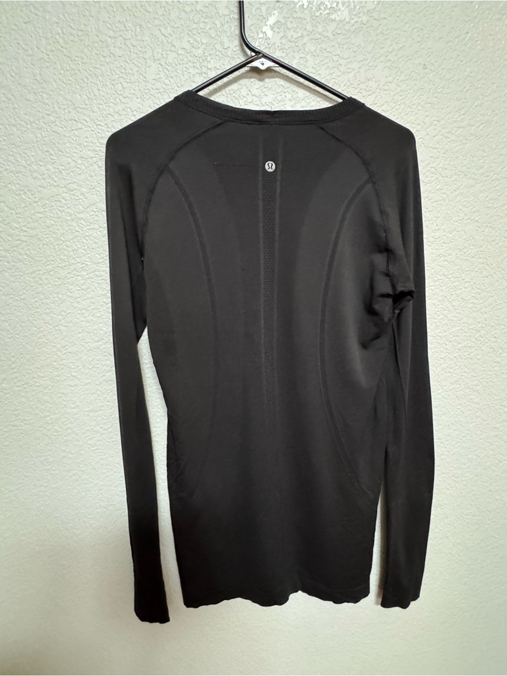 Swiftly Tech Long-Sleeve Shirt 2.0
Hip Length Black Women’s 10 Fall Travel